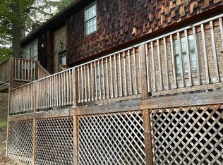 918 Geary Rd, South Charleston, WV 25303