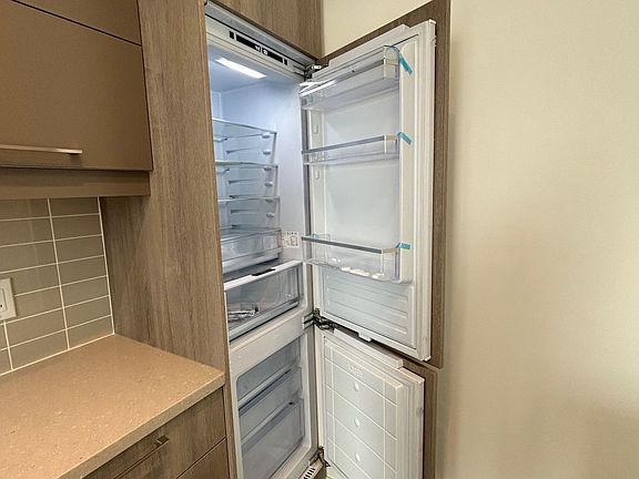 5th image of 8119 Birchmount Rd #1402