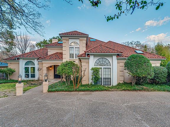 2nd image of 6017 Woodlake Dr