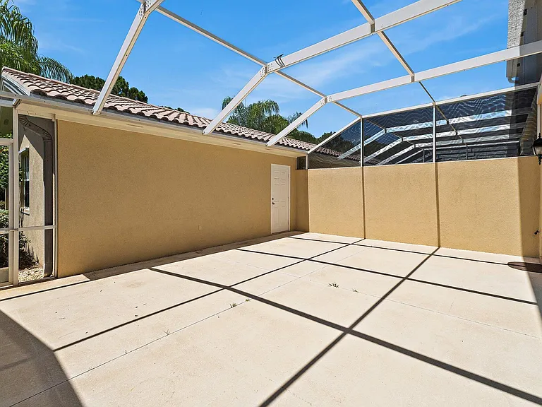 4526 Illicium Dr — Photo 35