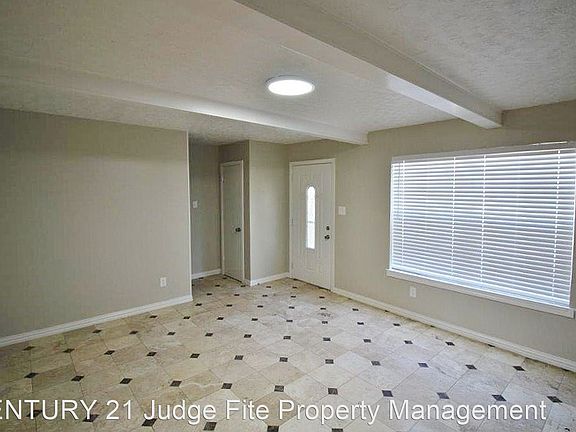 2nd image of 606 Saint Charles Dr