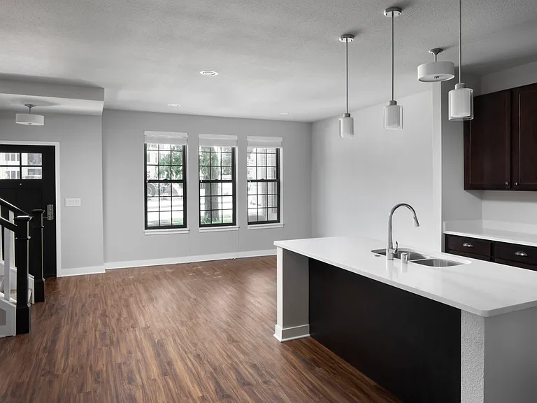 Arrabelle Kitchen | Townhomes