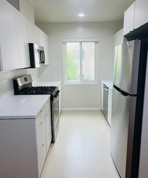 11645 Mayfield Ave #5 — Photo 4