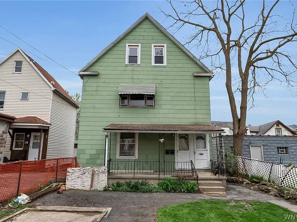 563 Tronolone Pl, Niagara Falls, NY 14301