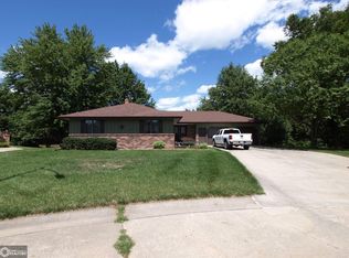 221 Towerwood Ct, Clarinda, IA 51632