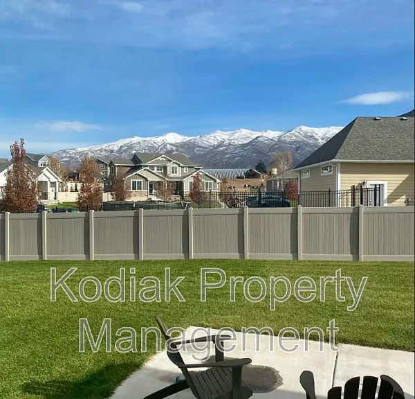 1463 S Kentucky Derby Way — Photo 31