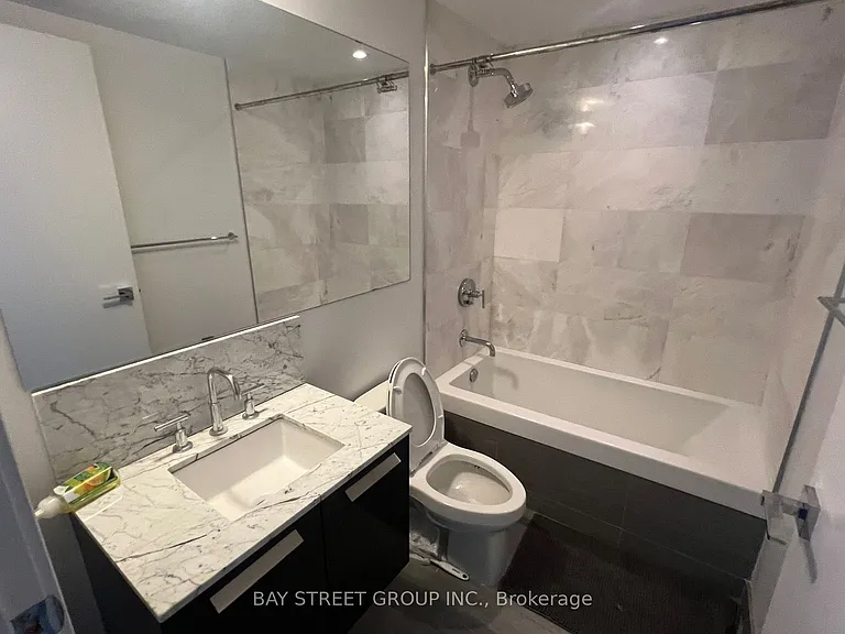 42 Charles St E #1509 — Photo 4