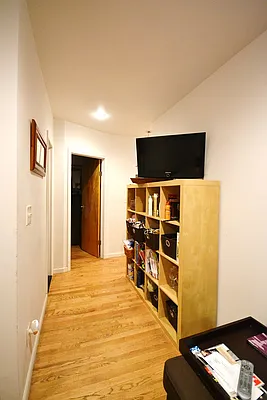 Rented by Bold New York | media 27