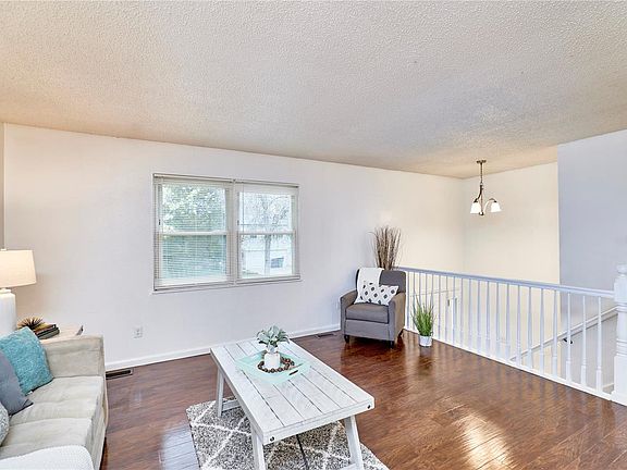 5th image of 2370 Farflung Dr