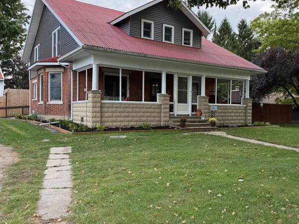 416 E Felicity St, Angola, IN 46703