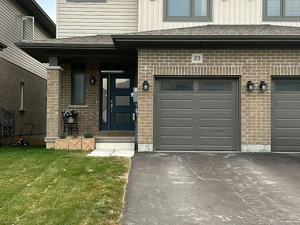 23 Nipigon St