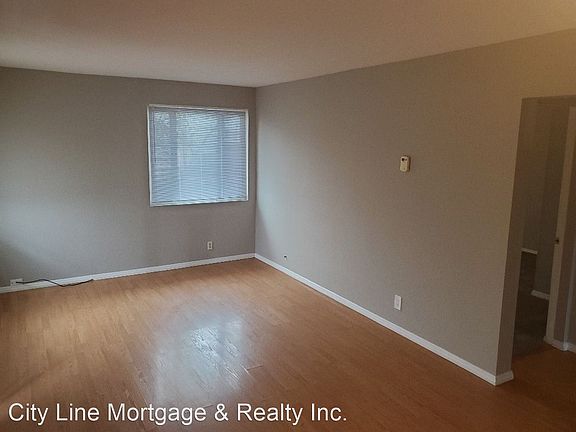 3rd image of 2315-17 Comstock St #2315