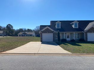 234 Mary High Dr, Wellford, SC 29385
