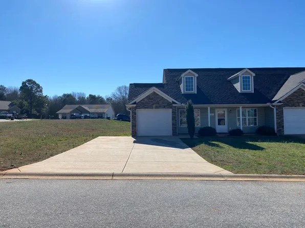 234 Mary High Dr, Wellford, SC 29385