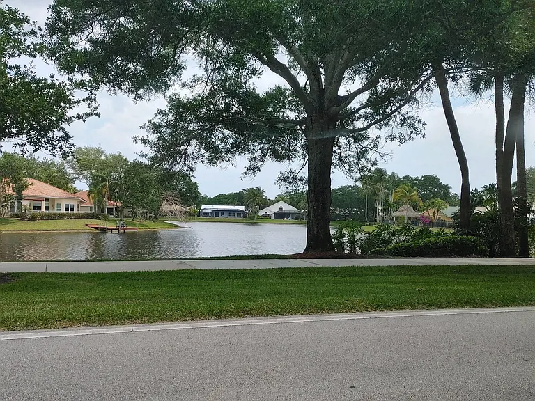 6325 Winding Lake Dr — Photo 25