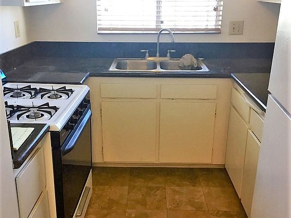 4th image of 1432 Robinson Ave APT 2