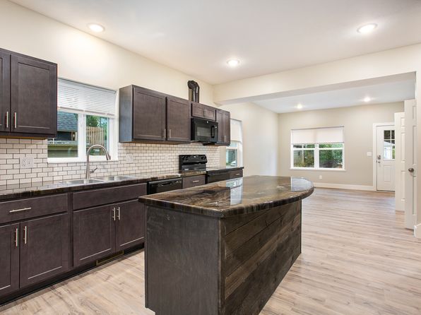 738 Sinclair Ave NE #1