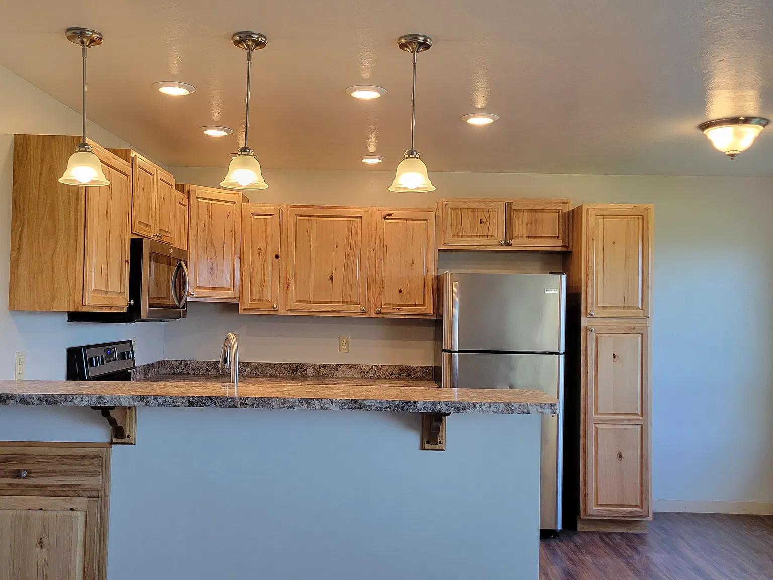 2 bed, 850 sqft, $1,700 — Photo 4