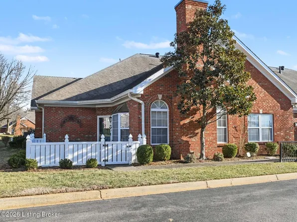 8126 Saint Andrews Village Dr, Louisville, KY 40241