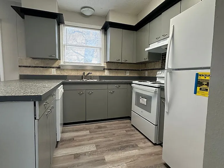 224 W Balview Ave — Photo 5