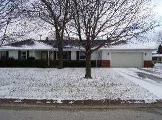 1523 Red Bud Dr, Northwood, OH 43619