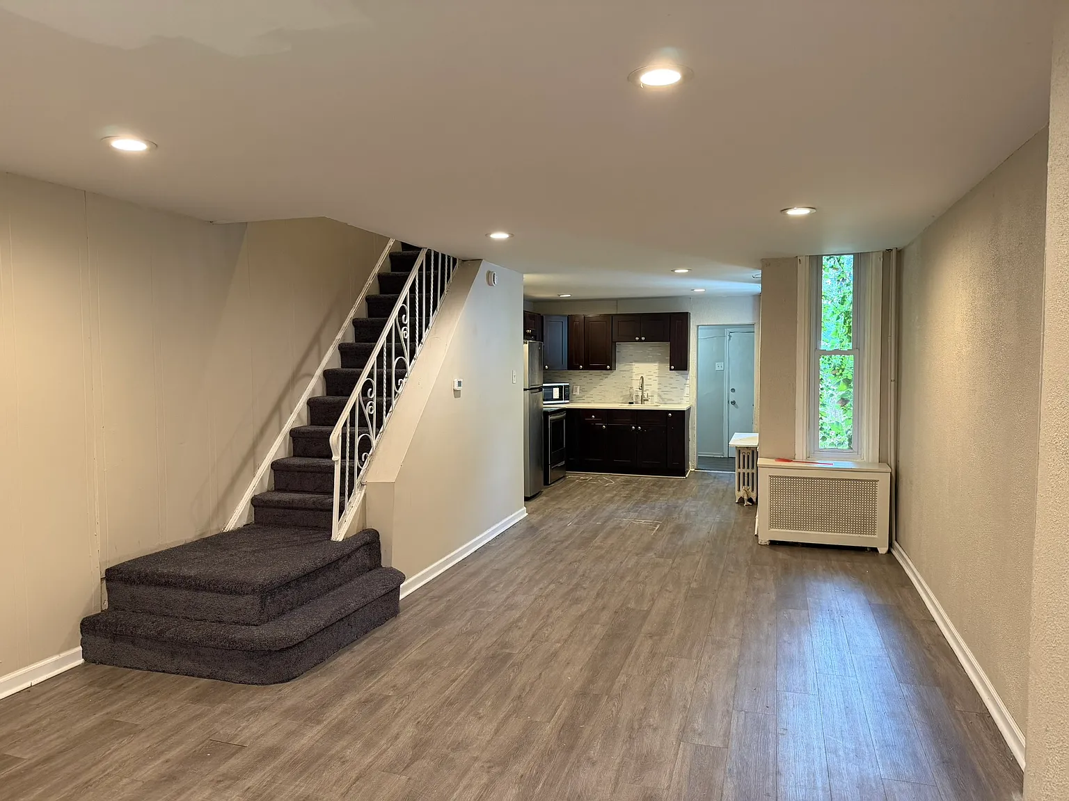 3 bed, 1068 sqft, $1,400 — Photo 1
