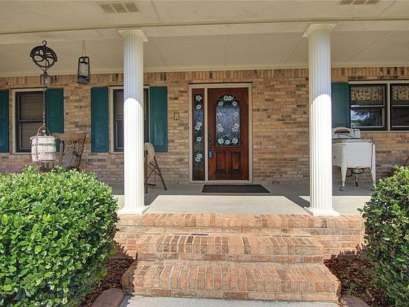 2nd image of 1112 Wallington Ct NW