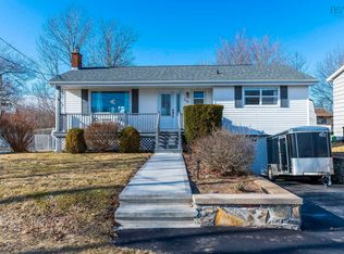 56 Ellenvale Ave, Dartmouth, NS B2W 2W5