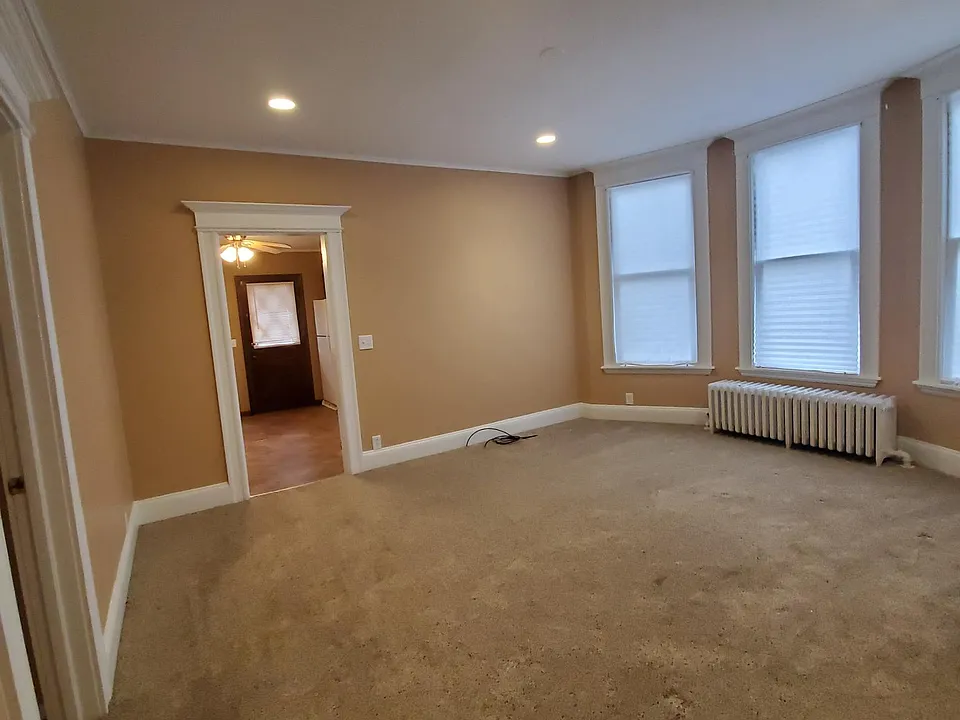 2524 Genesee St #1