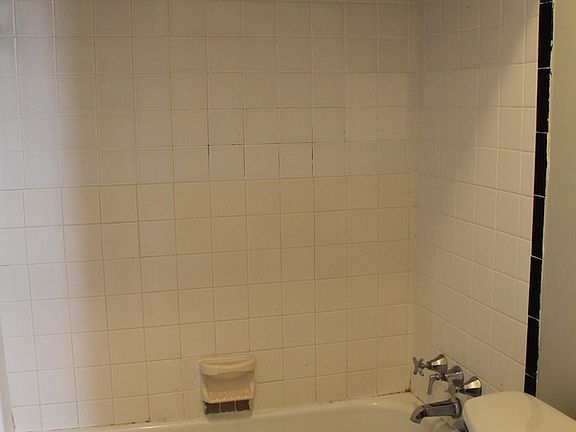 4th image of 2111 Walnut St