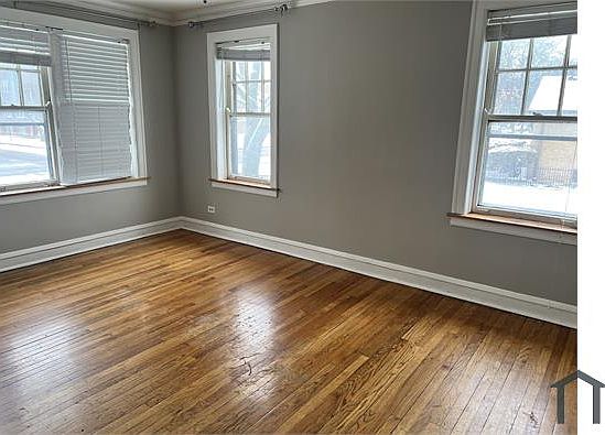 2nd image of 6521 S California Ave #2