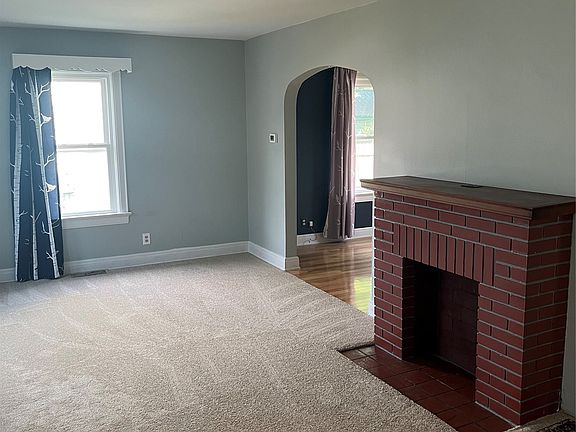 5th image of 677 Davenport St