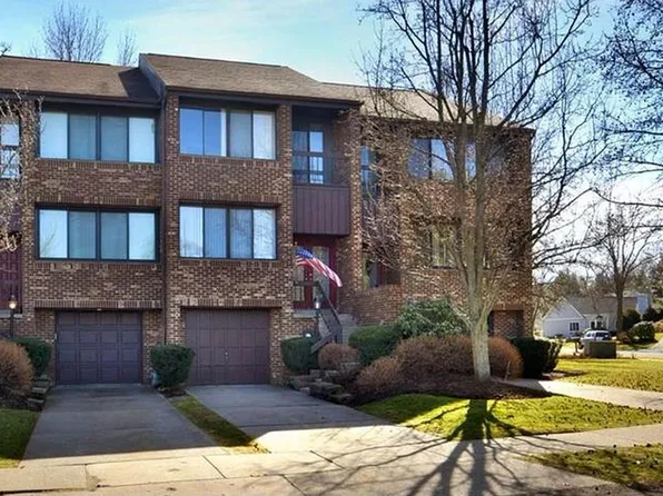 876 Fairways Dr, Oakmont, PA 15139