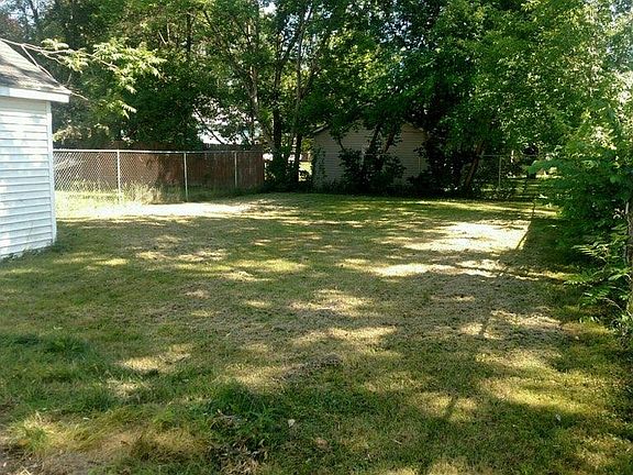 3rd image of 1637 Birney St