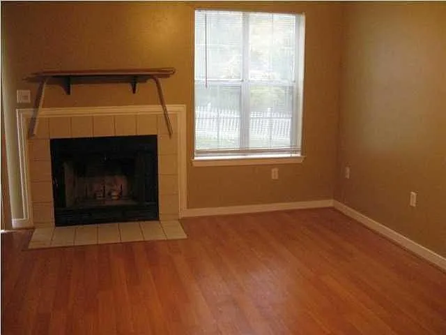 living room - 1145 46th St #B