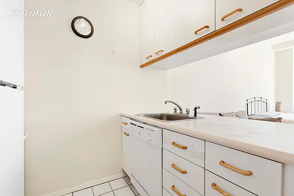 Rented by Corcoran | media 6