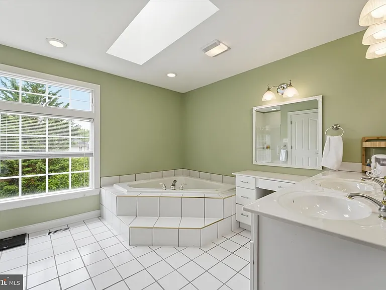 11406 Rolling Green Pl — Photo 25
