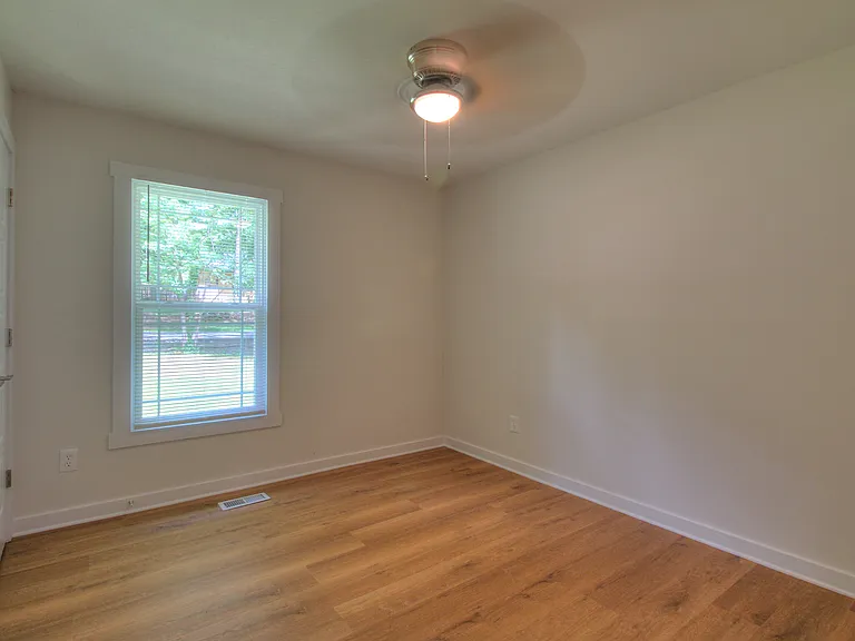 616 Anne Ave — Photo 13