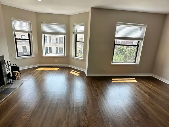 920 W Belle Plaine Ave, Chicago, IL 60613