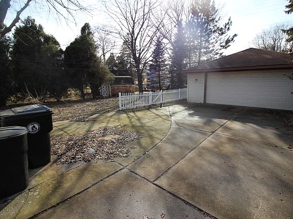 2nd image of 12035 Farley Ave