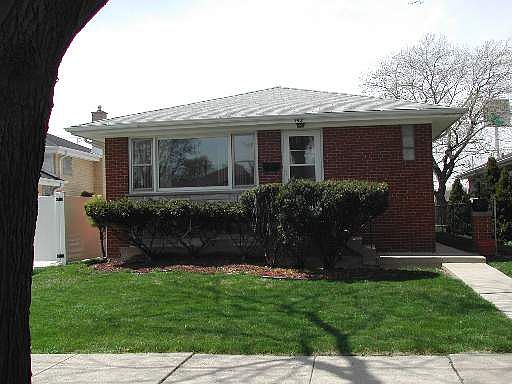 1st image of 752 Worcester Ave