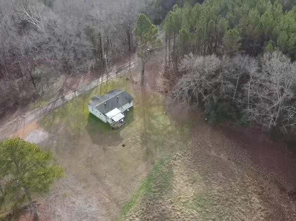 395 Ames Ln, Hickory Valley, TN 38042