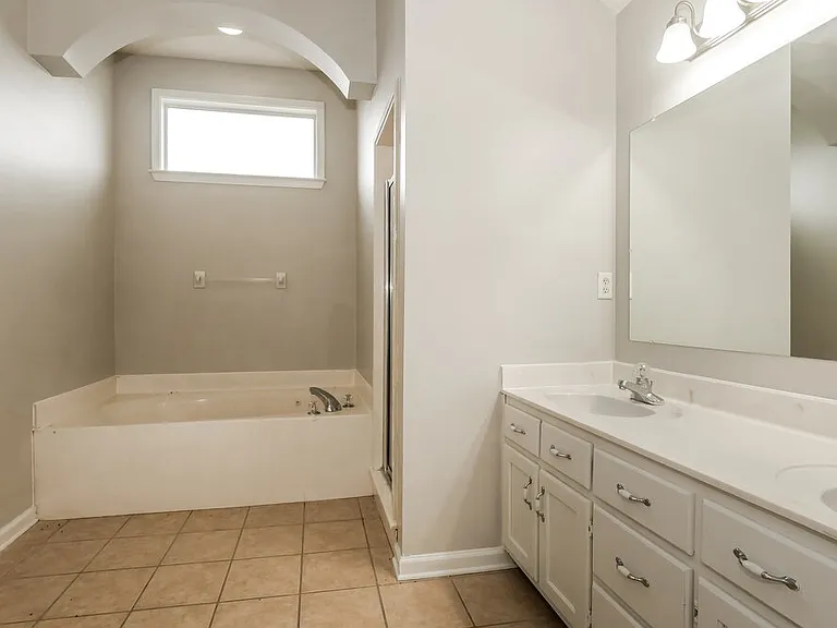 6181 Braybourne Main — Photo 11