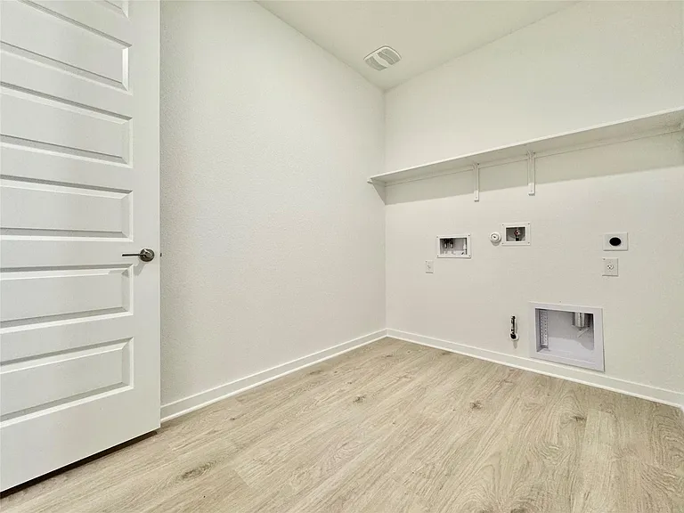 329 Tinto St — Photo 31