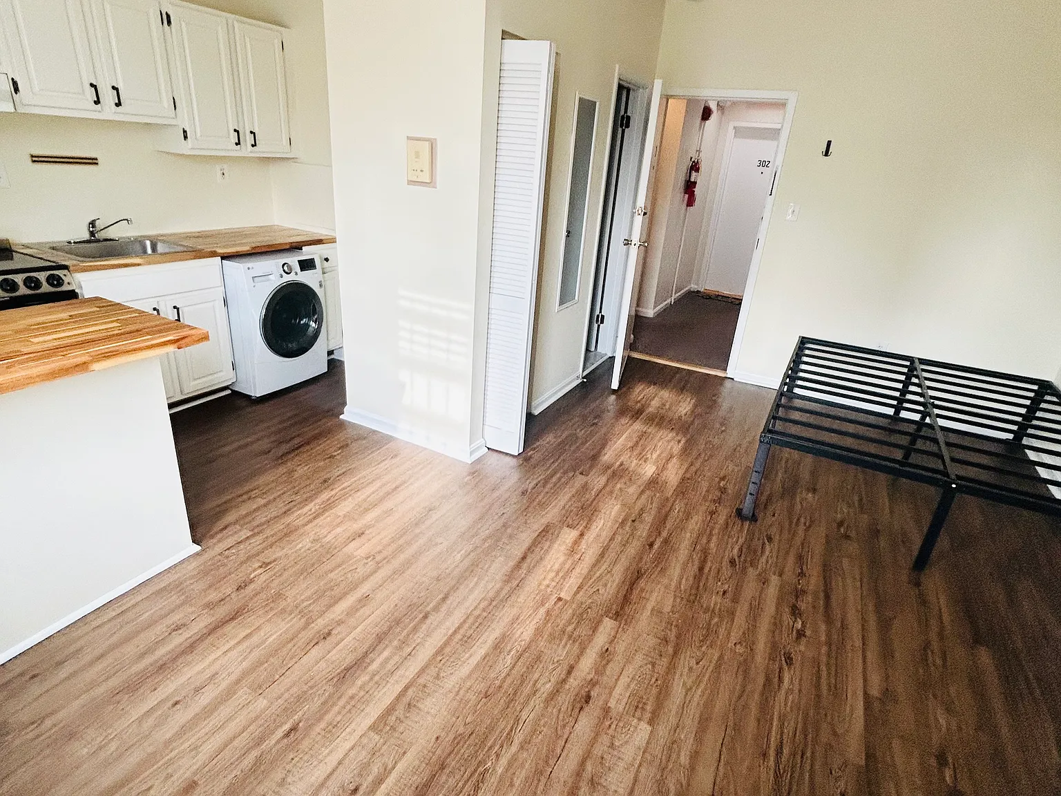 Studio, 300 sqft, $1,950 — Photo 2