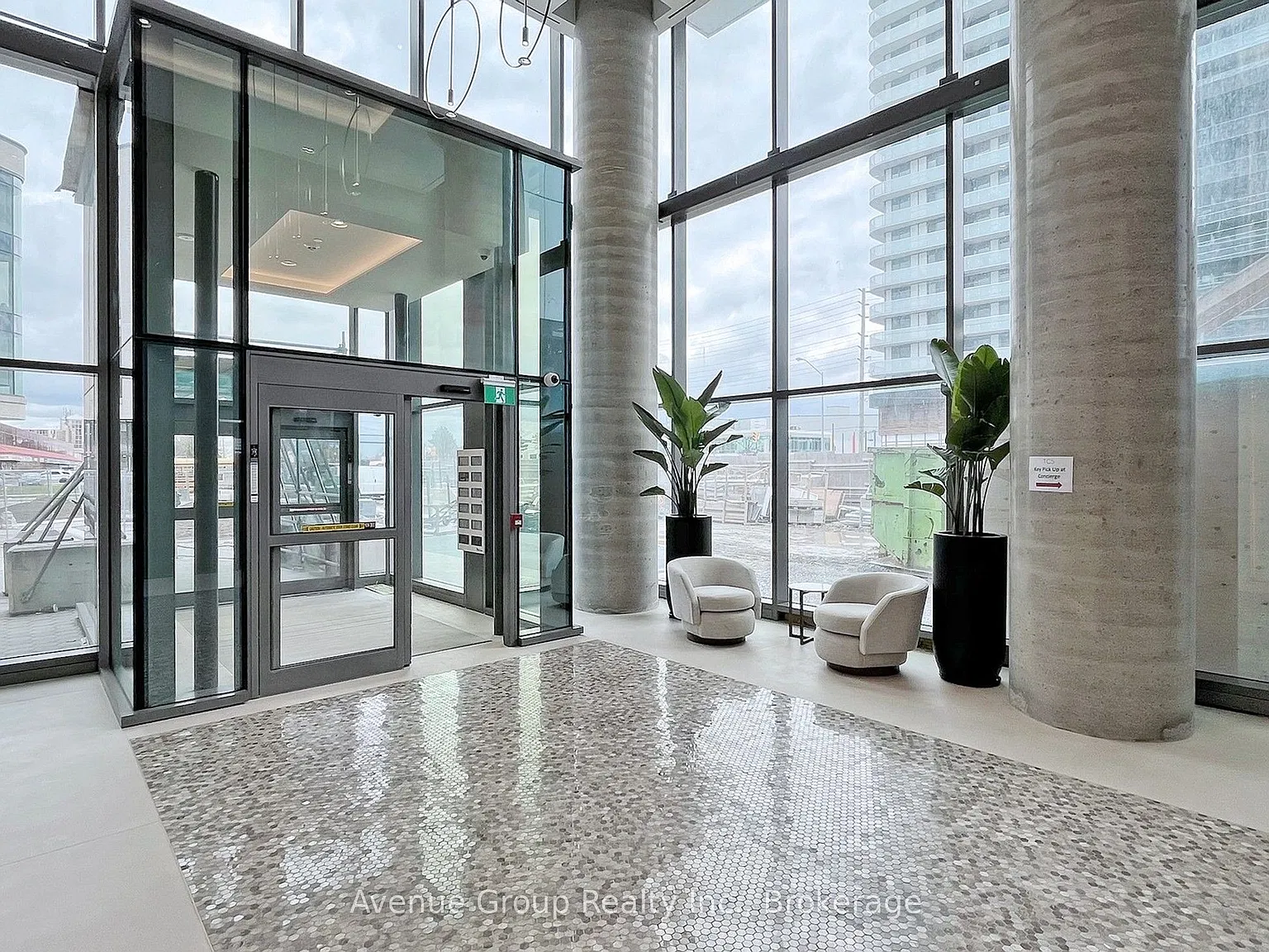 2 bed, $2,600 — Photo 4