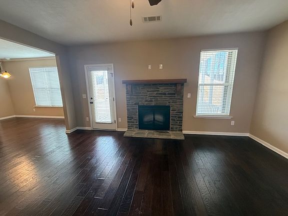 5th image of 479 Sebastian Dr