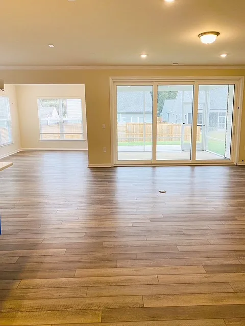 4 bed, 3180 sqft, $2,500 — Photo 3