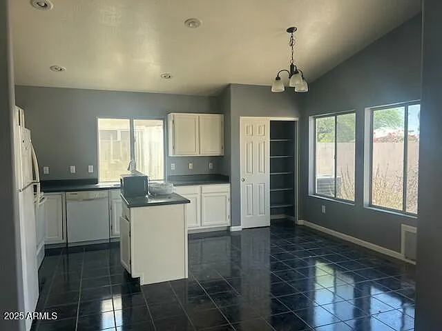 3 bed, 2.5 bath, 1740 sqft, $2,395 — Photo 3