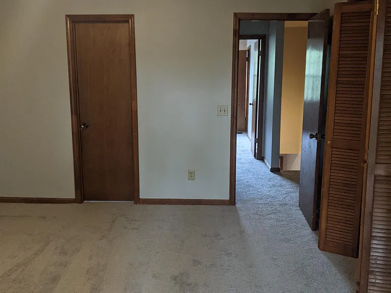 260 Edith Way — Photo 16